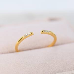 แหวนเปิดประดับเพชร CZ เงินแท้หรือทองคำ ปรับขนาดได้ สไตล์มินิมอล แหวนซ้อนเพชร CZ - Product Image 2