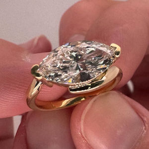 Bague signet de luxe en or massif 14 carats avec diamant taille marquise de 2,02 carats cultivé en laboratoire East West pour femme, cadeau d'anniversaire ou de promesse pour amoureux - Product Image 1