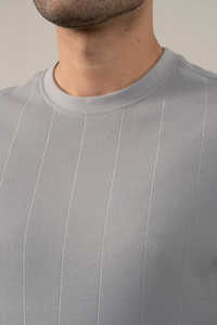 Camiseta de Doble Capa para Hombre con Logotipo Personalizado, Mejor Precio, Camiseta Gris Claro a Rayas con Cuello Redondo, Camisetas Grises al Por Mayor - Product Image 4