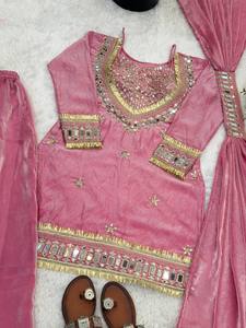 ชุดเสื้อและกางเกงขายาวผ้าไหมแท้ปักลายกระจกสไตล์บอลลีวูด พร้อมขอบลูกไม้และผ้าคลุมไหล่ วางจำหน่ายแล้ว - Product Image 5