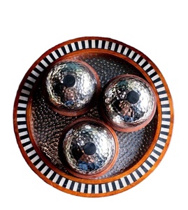 Plateau artisanal avec incrustation de nacre, chocolat, présentoir de fruits sucrés, de qualité supérieure pour les mariages et les occasions festives, en provenance d'Inde - Product Image 3