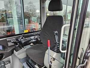 Miniexcavadora Takeuchi, Excavadora Compacta de Orugas para Jardinería, Construcción de Caminos y Granjas - Product Image 5