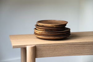 Plato de madera de nogal tallado a mano, decoración de cocina estilo rústico por blossom craft india - Product Image 3
