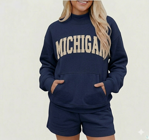 ชุดเสื้อคอเต่าและกางเกงขาสั้นสำหรับผู้หญิง สวมใส่สบาย อบอุ่น กระชับพอดีตัว เหมาะสำหรับใส่ในชีวิตประจำวัน เสื้อผ้าสไตล์ร่วมสมัย - Product Image 1