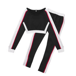 Conjunto de Yoga Moldeador para Mujer, Sujetador Deportivo Transpirable sin Costuras de Primera Calidad y Leggings de Entrenamiento con Control de Abdomen y Logotipo Frontal - Product Image 2