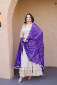 Traje Anarkali Blanco para Mujer con Dupatta Bordada, Ropa Étnica de Diseñador, Vestido Tradicional para Bodas y Fiestas Indias - Product Image 5
