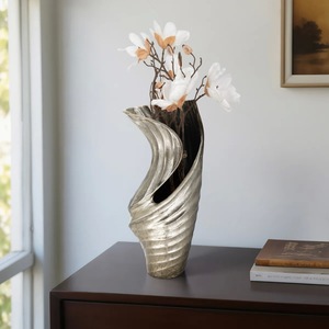 Vase de table minimaliste géométrique en métal craquelé transparent, support décoratif pour fleurs, accent d'intérieur, prêt à l'emploi, moderne - Product Image 6