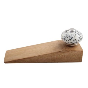 Cintres en bois de haute qualité avec finition lisse et polie - Product Image 3