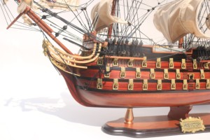 เวอร์ชันรายละเอียดขั้นสูง |   เรือ HMS วิคตอรี่ ตกแต่งด้วยไม้เสร็จสมบูรณ์แล้ว |   โมเดลเรือใบเวียดนามทำมือ ทาสีลายเรือธงสูง  งานฝีมือจากไม้ - Product Image 3