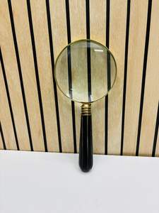 Lupa de Mano de Estilo Vintage de 4'' con Marco de Latón y Mango de Hueso (El Color del Mango Puede Variar) - Product Image 5