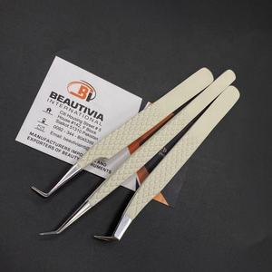 Pince à épiler japonaise en acier inoxydable personnalisée avec nom de marque Pince à épiler professionnelle testée à la main - Product Image 3