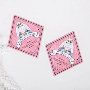 Étiquette suspendue personnalisée en papier cartonné avec impression Pantone pour vêtements - Product Image 3