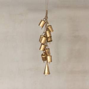 Ensemble de clochettes en métal au design moderne, 3 clochettes harmonieuses pour arbre de Noël, écologiques, faites à la main, décoration rustique pour la maison, clochettes suspendues personnalisées - Product Image 1