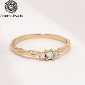 Bague de fiançailles pour femme Charm_Jewells en or jaune avec trois pierres de moissanite taille brillant ronde, sertie à griffes, style classique - Product Image 6