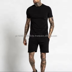 Venta al por mayor 2025 camisetas y pantalones cortos conjuntos precio barato OEM logotipo personalizado diseño ropa de hombre de talla grande High Street Men Twin Set - Product Image 1