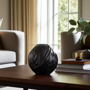 Florero DE MESA DE ALUMINIO decorativo de estilo moderno con acabado negro para decoración del hogar o la oficina de Azora Industries - Product Image 1