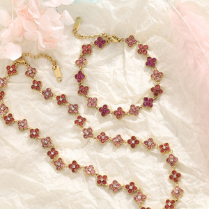 Pulsera Ajustable con Dijes de Trébol de Cuatro Hojas y Cristales Brillantes para Mujer - Product Image 4