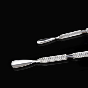 Pousse-cuticules sur mesure pour manucure et pédicure, fabriqué au Pakistan, design classique, vente en gros de pousse-cuticules. - Product Image 4