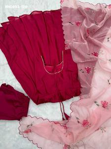 Ensemble Kurti-Pant Anarkali et Dupatta en Chinon, couleur éclatante, entièrement cousu, pour femme, au look élégant, à prix de gros. - Product Image 6