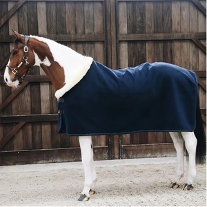 Meilleures ventes : Couvertures d'équitation professionnelles légères, de haute qualité, avec impression de logo personnalisée, en polaire d'hiver, rembourrage en coton et maille - Product Image 4