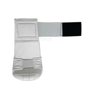 Fabriqués dans les meilleurs matériaux, gants de karaté de couleur unie, équipement d'arts martiaux, gants de karaté à bas prix, gants de karaté sur mesure. - Product Image 6