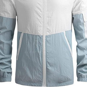 Veste de pluie à capuche pour homme, avec logo sur le devant, écologique, respirante, décontractée, pour tous les jours, pour l'extérieur, 100% polyester, coutures sans couture - Product Image 2
