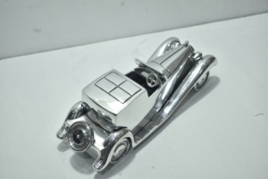 โมเดลรถโลหะขนาดเล็กสุดคลาสสิก งานฝีมือทนทาน เหมาะสำหรับวางบนโต๊ะ ชั้นวางของ และตกแต่งภายใน มีจำหน่ายแล้ว - Product Image 6