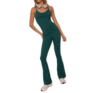 Ensemble de sport personnalisé pour femmes : débardeur de yoga à dos évidé et leggings ajustés à séchage rapide pour l'entraînement et le fitness - Product Image 1
