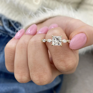 แหวนเพชรทรงเจ้าหญิงและทรงมาร์คีส์ IGI เพชรแล็บสามเม็ด เกรด D-E-F VVS-VS ทองคำ ทองคำขาว ทองชมพู เงิน สำหรับมืออาชีพ B2B - Product Image 5