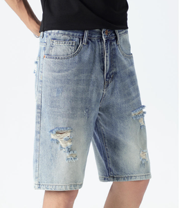 Shorts Bermuda en jean déchiré pour homme, taille mi-haute, fermeture boutonnée, style décontracté, bleu clair, tissu en coton tissé - Product Image 4