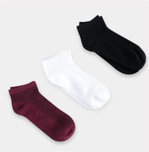 Chaussettes pour hommes en polyester, coton et élasthanne, douces, avec impression numérique, anti-odeur et séchage rapide, pour le sport et l'usage quotidien - Product Image 4