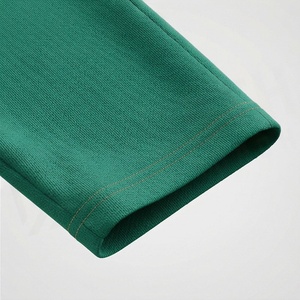 Conjunto Deportivo de 2 Piezas para Mujer con Estampado Geométrico Verde, Camiseta de Manga Corta y Pantalones Cortos por Encima de la Rodilla, Tejido de Secado Rápido - Product Image 6