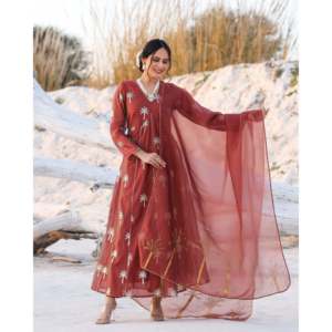 Ensemble de costume en mousseline de soie marron taille XS imprimé feuille d'arbre - Product Image 5