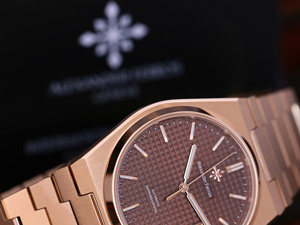 นาฬิกาข้อมือผู้ชาย Alexander Ferros รุ่น 5052R/08 ระบบจักรกลอัตโนมัติ สปอร์ต ขนาด 38 มม. ตัวเรือนสแตนเลส กระจกแซฟไฟร์ แสดงผลแบบอนาล็อก กันน้ำ - Product Image 4