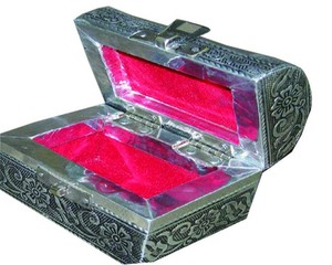 Handcrafted Embossed Metal Jewelry Storage <b>Box</b> with <b>Lock</b> | Vintage Design Decorative Trinket Organizer Chest - Product Image 3