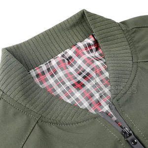 Vestes bomber personnalisées OEM de haute qualité, imprimées et brodées, chaudes pour l'hiver, avec logo sur le devant, en polyester/nylon, prix raisonnable - Product Image 5