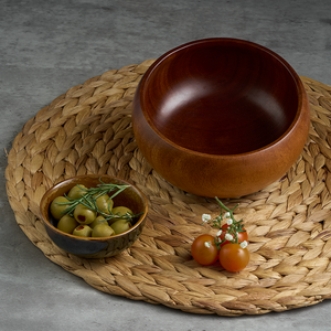 Bol à salade moderne en teck naturel Ha Le, poli, fait main, léger, durable, passe au lave-vaisselle, non toxique, pour la maison - Product Image 2