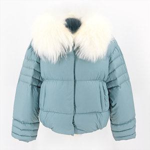 QIUCHEN QC22094 OEM Manteau court d'hiver pour femme en duvet de canard blanc avec fourrure de renard, accepte les étiquettes personnalisées - Product Image 4