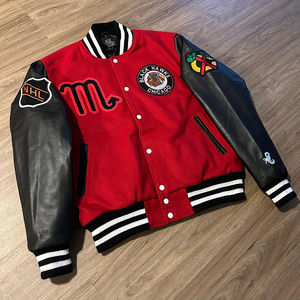 Chaquetas Varsity Personalizadas de Invierno con Mangas de Cuero, Unisex, con Logotipo Bordado OEM, al por Mayor, Resistentes al Viento y Calefactables - Product Image 1