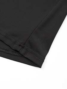 T-shirt sportif pour homme, noir, manches courtes, col rond, séchage rapide, respirant, coupe ajustée, 100% polyester, tricoté, couleur unie, longueur normale - Product Image 5