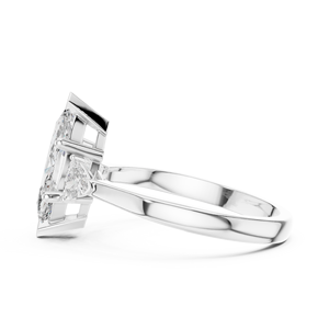 แหวนหมั้นหรูหรา Krishnam Jewel 1.30 กะรัต รุ่น Royal Crown Trilogy ทรงมาร์คีส์และทริลิออนคัท เพชรสามเม็ด ชุบโรเดียม - Product Image 2