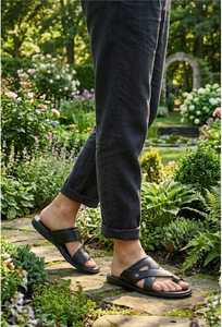 Sandalias de cuero para hombre, negras, de cuero genuino, diseño premium, planas. - Product Image 3