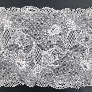 Tissu en dentelle florale large 23 cm extensible Spandex/Nylon léger pour lingerie, robes, mariages, élégant bord festonné - Product Image 5