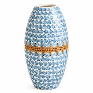 Jarrón de Cerámica Azul con Puntos y Banda de Ratán Tejido, Decoración Ecléctica para Mesa - Product Image 1