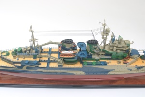 Modèle de bateau en bois HMS Renown de qualité supérieure |   Meilleur prix pour le croiseur de bataille de la Royal Navy |   Meilleurs bateaux en bois artisanaux |   Décoration de bateau de luxe - Product Image 3
