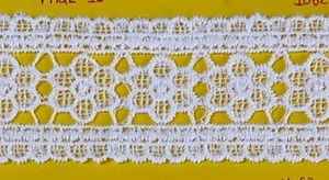 Dentelle GPO douce et souple, idéale pour les tenues de mariée, les robes de soirée et les vêtements. - Product Image 3