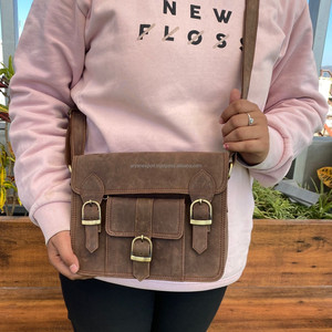 Sac à bandoulière en cuir pleine fleur personnalisé en usine de haute qualité en gros sac à bandoulière vintage classique à la mode sac de messager unisexe - Product Image 2