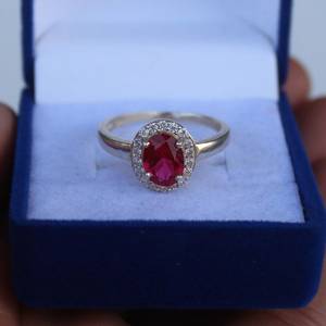 แหวนเงินแท้ประดับทับทิมรูปไข่ แหวนหมั้นประจำเดือนกรกฎาคม ของขวัญเครื่องประดับอัญมณีสำหรับเธอ - Product Image 5