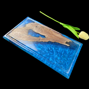 Planche à découper en bois et résine époxy, design à bords naturels, sans danger pour les aliments, lavage à la main uniquement, fabriqué au Vietnam - Product Image 2