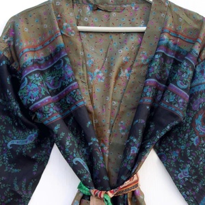 Kimono Vintage en Soie Cousu à la Main Kimono en Soie Indienne - Product Image 1